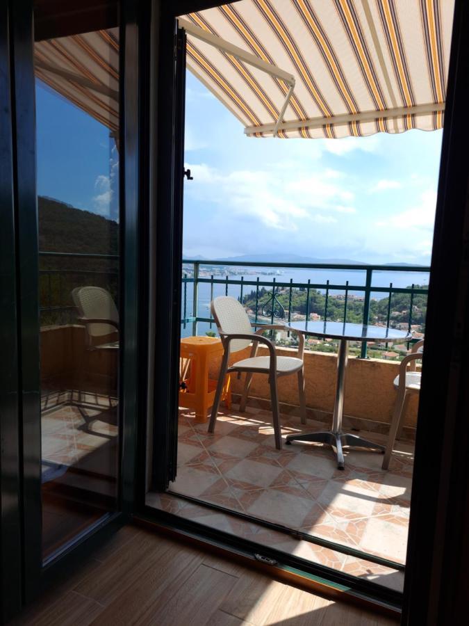 Holiday Home Sunny Hill Kamenari Exteriér fotografie