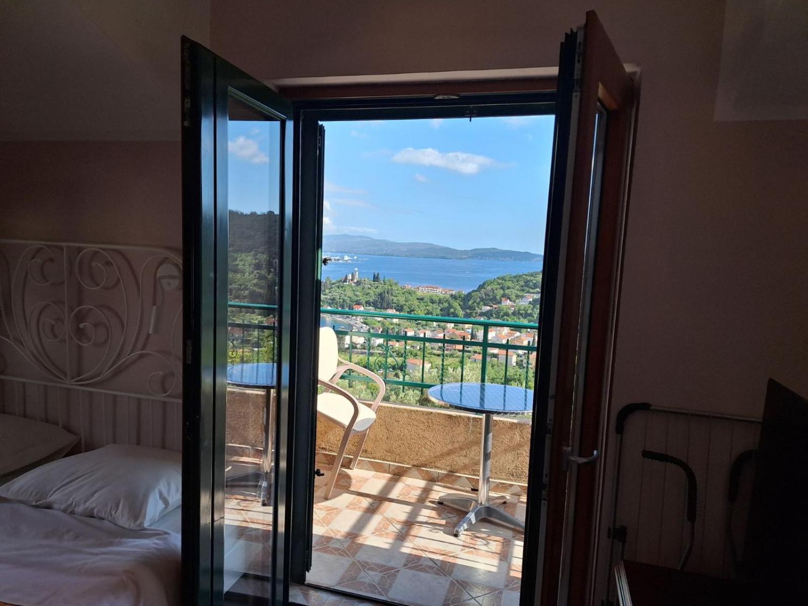 Holiday Home Sunny Hill Kamenari Exteriér fotografie